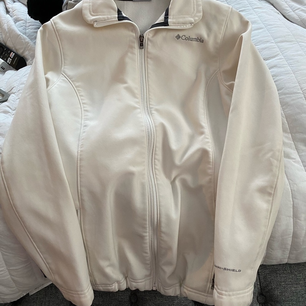 Columbia soft shell jacket small